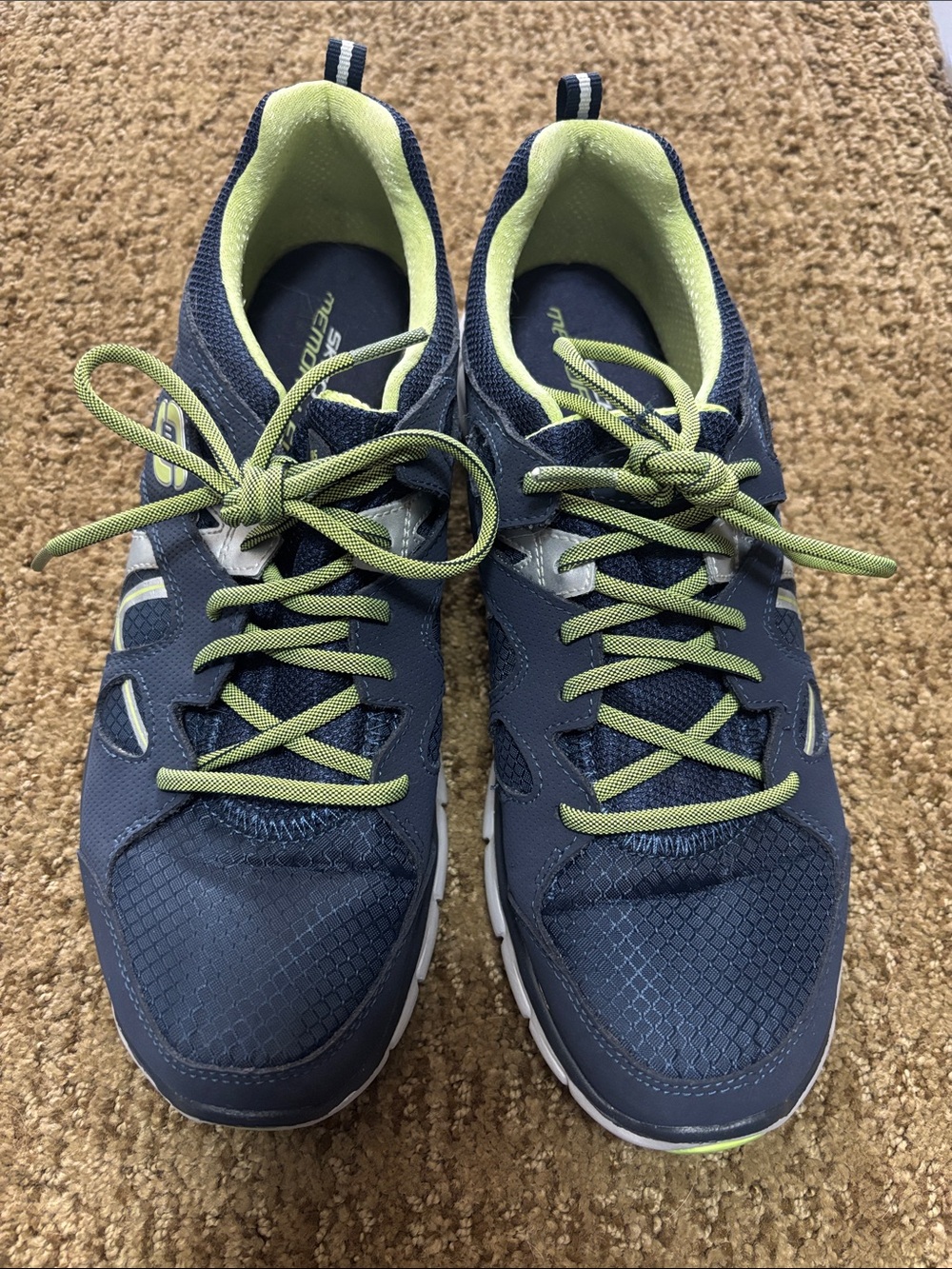Women’s Sketchers tennis shoes